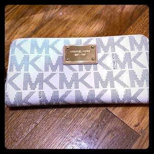 Michael Kors wallet💕